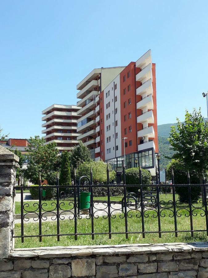 Spacious Apartment Next To The Bus Station And Walking Distance To The Old Town And Shopping Malls Prizren Exterior photo